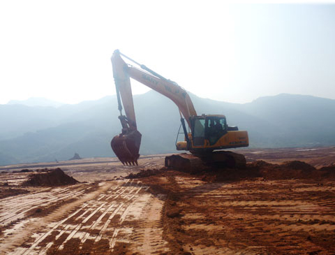 SANY SY365H excavator used in factory building construction