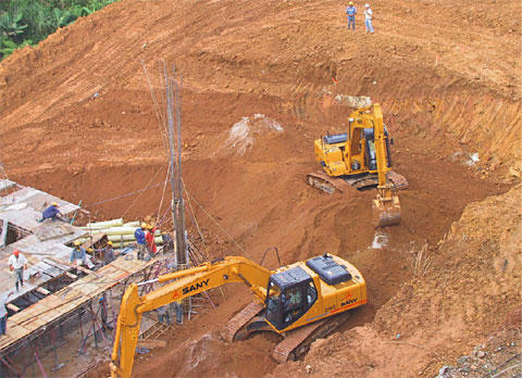 SANY SY210C excavators used in residential houses construction in Sabaneta