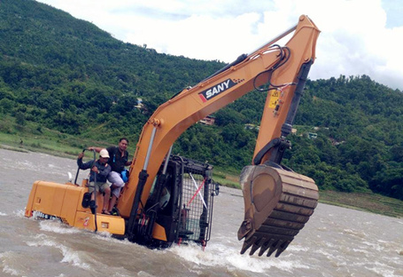 Maintenance for excavators working in the water