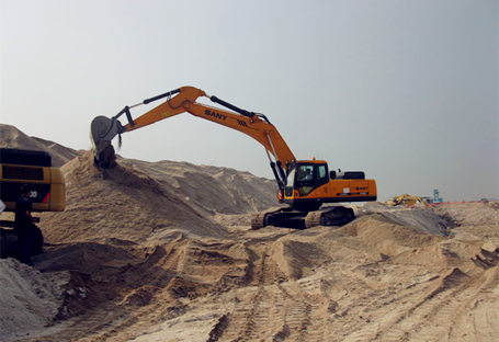 SY365C used in sea reclamation project