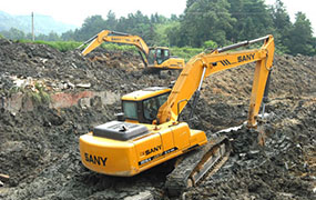 SANY SY135C excavators used in the construction of Huitang hot spring resort hotel