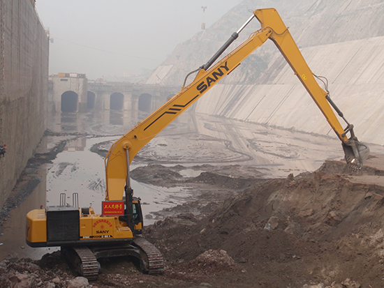 SANY long-reach excavators used in Xiangjiaba Hydropower Station