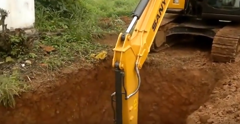 SANY 7.5 ton small excavator SY75C used for trenching in Australia